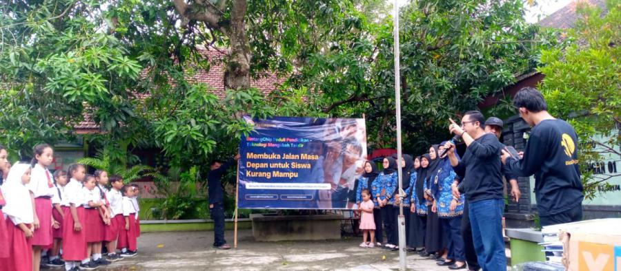 Pengguna BintangChip, Setyo Purnawan, Salurkan Bantuan Pendidikan di SD Negeri Kedalingan 01, Pati, Jawa Tengah